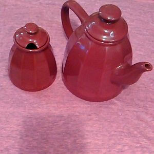 Nwots Chantal burgundy tea set